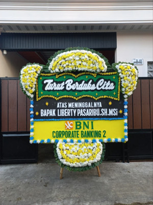 Papan Bunga Duka di Warung Muncang