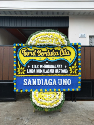 Papan Bunga Duka di Warung Muncang
